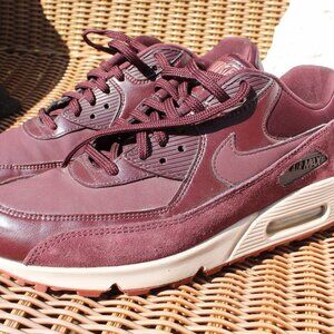 Women’s Nike Air Max Burgandy size 9 NICCCE CONDITION
